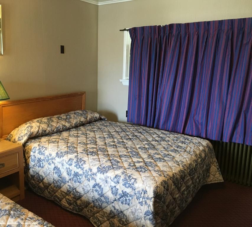 Shamrock Motel Midland Bagian luar foto