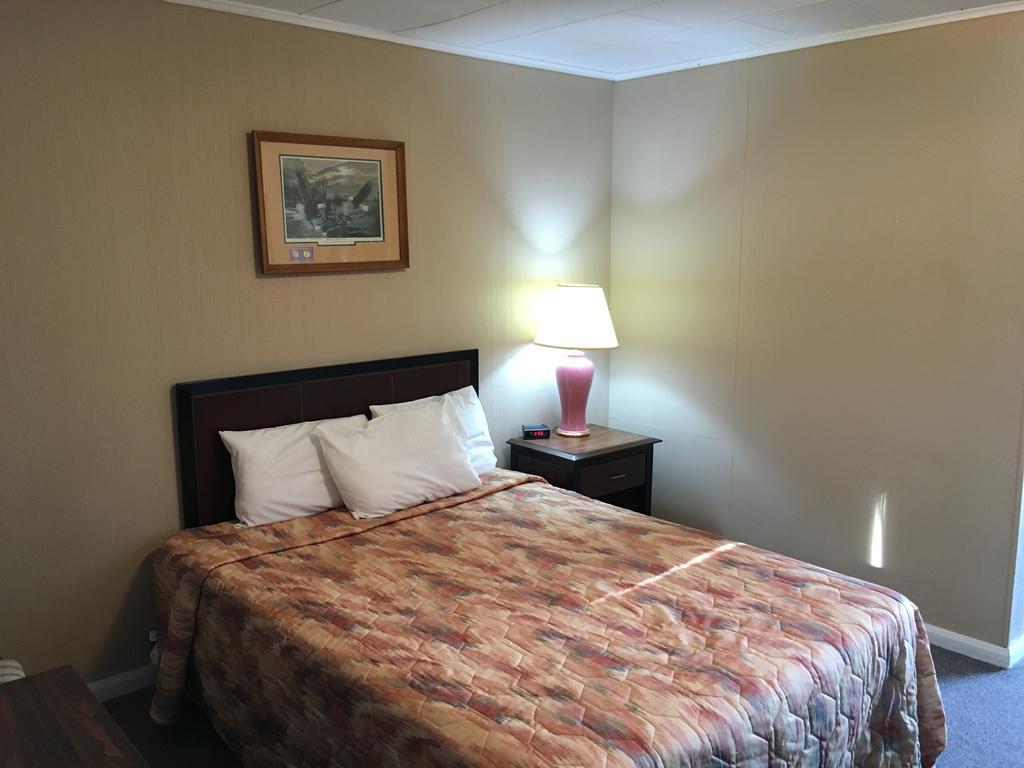 Shamrock Motel Midland Bagian luar foto