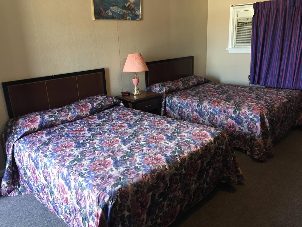 Shamrock Motel Midland Bagian luar foto