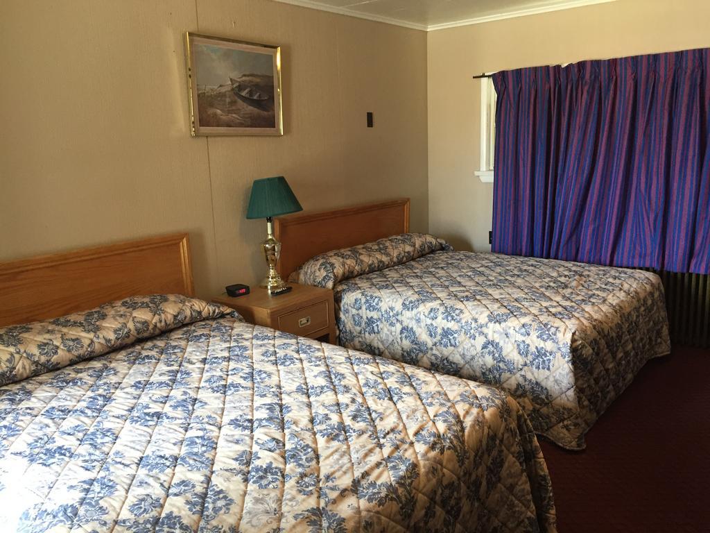 Shamrock Motel Midland Bagian luar foto