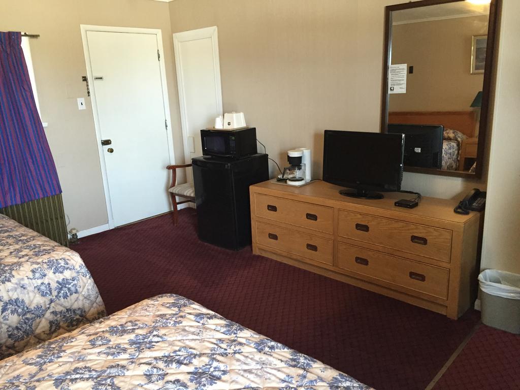 Shamrock Motel Midland Bagian luar foto