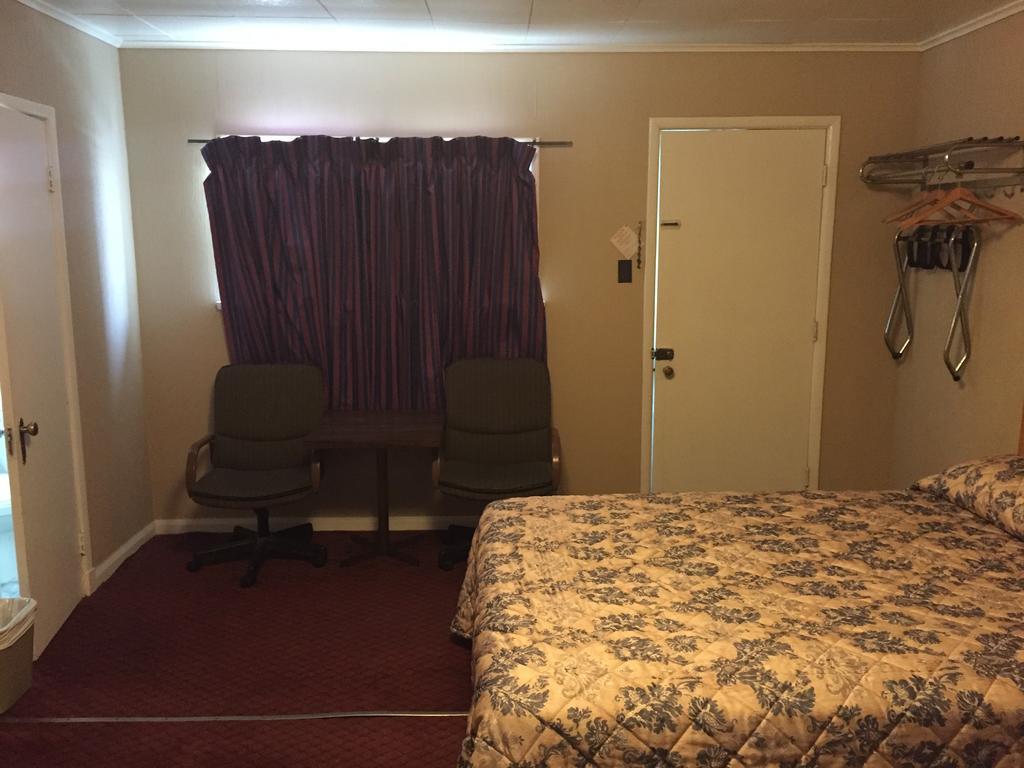 Shamrock Motel Midland Bagian luar foto