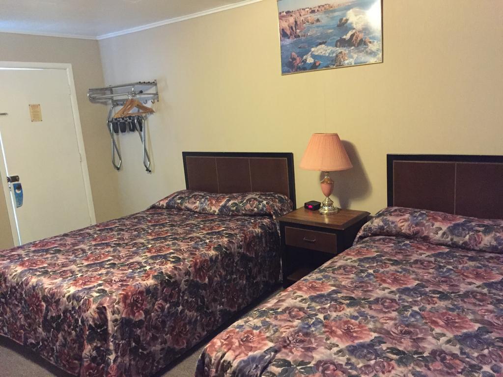 Shamrock Motel Midland Bagian luar foto