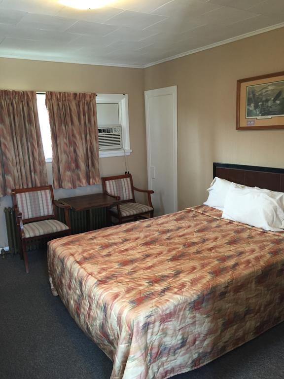 Shamrock Motel Midland Bagian luar foto