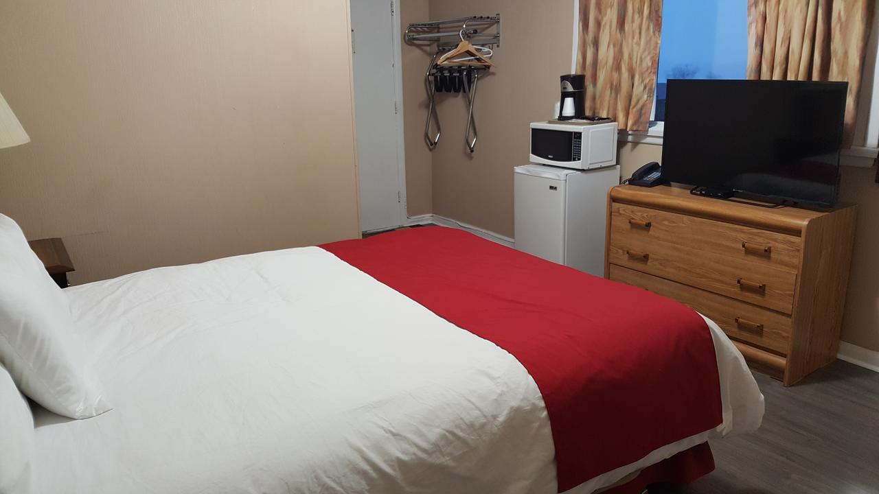 Shamrock Motel Midland Bagian luar foto