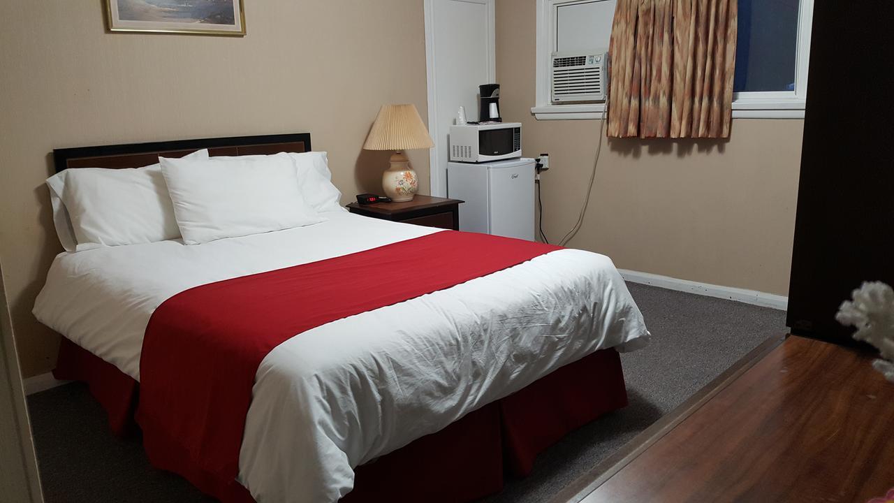 Shamrock Motel Midland Bagian luar foto