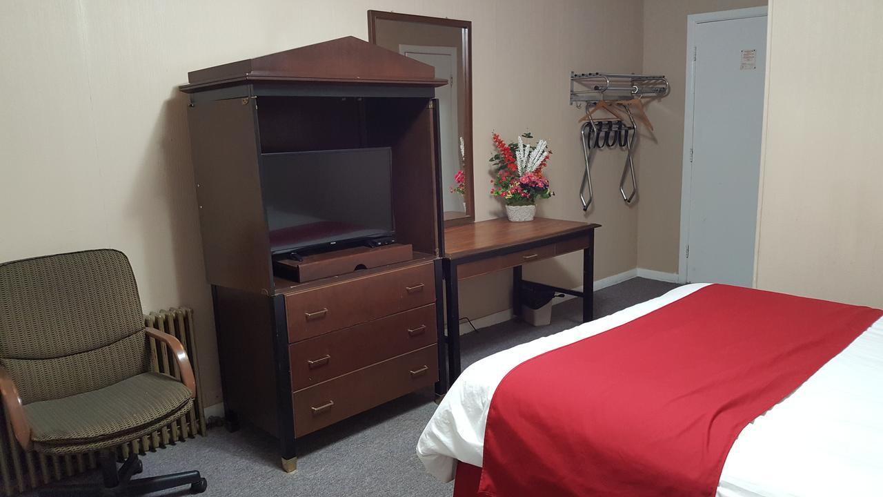 Shamrock Motel Midland Bagian luar foto