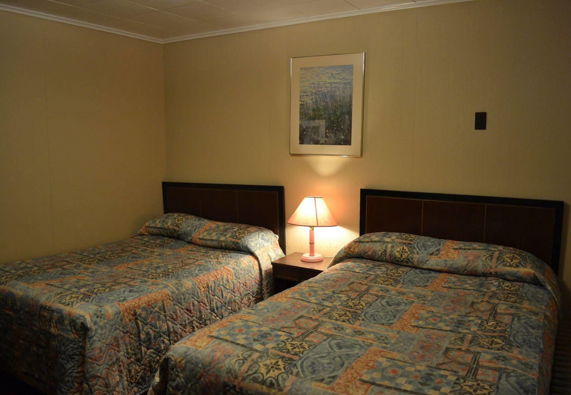 Shamrock Motel Midland Bagian luar foto