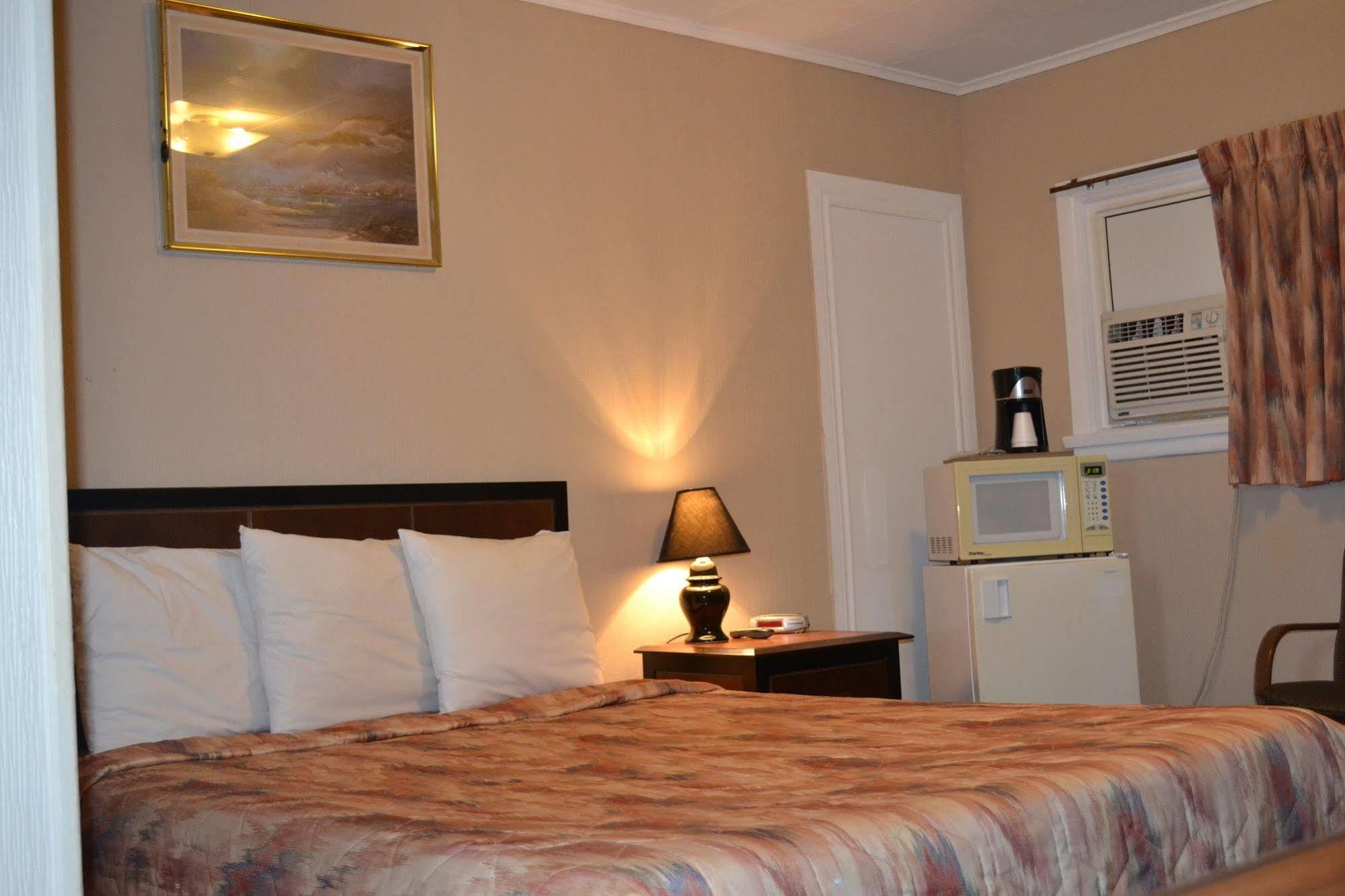 Shamrock Motel Midland Bagian luar foto